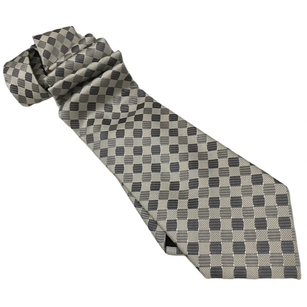 Van Heusen Silk Tie Hand Made Stain Resistant Tipped Pull String Bar Tac